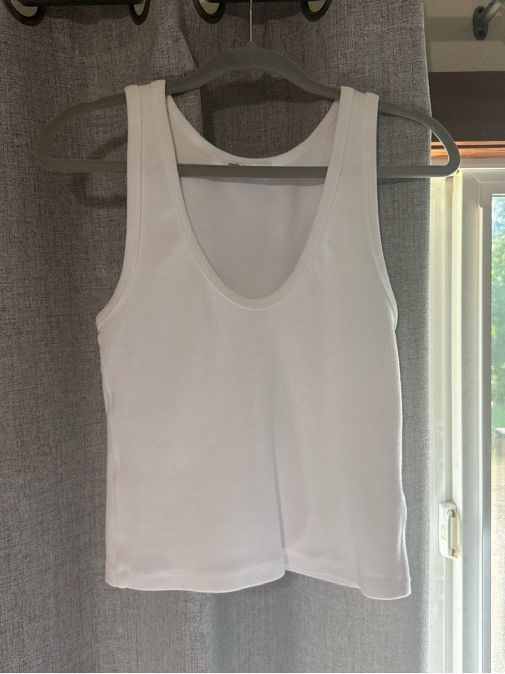 Perfect White Tee. Size Medium. Worn a handful of times.